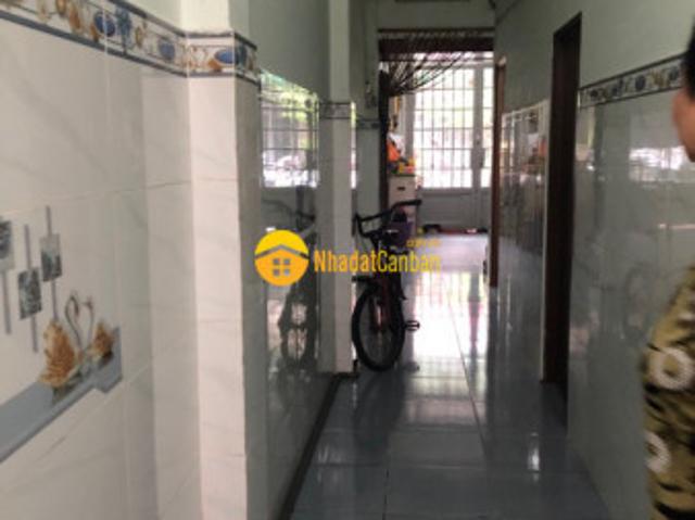Nhà mặt phố bán