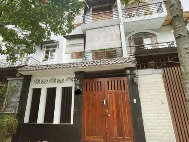 Nhà mặt phố bán tại Khuôn viên UBND Thành phố Hồ Chí Minh, Thành phố Hồ Chí Minh