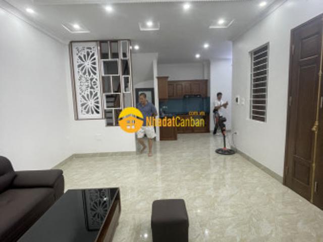Nhà mặt phố bán