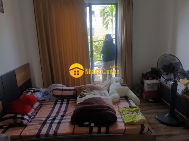 Nhà mặt phố bán
