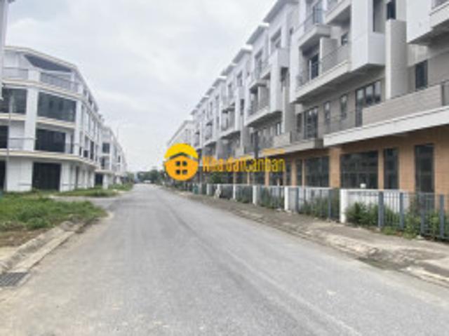 Nhà mặt phố bán