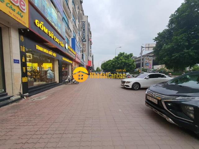 Nhà mặt phố bán
