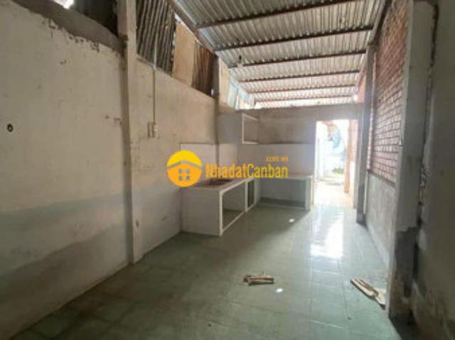 Nhà mặt phố bán