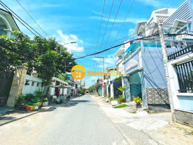 Nhà mặt phố bán