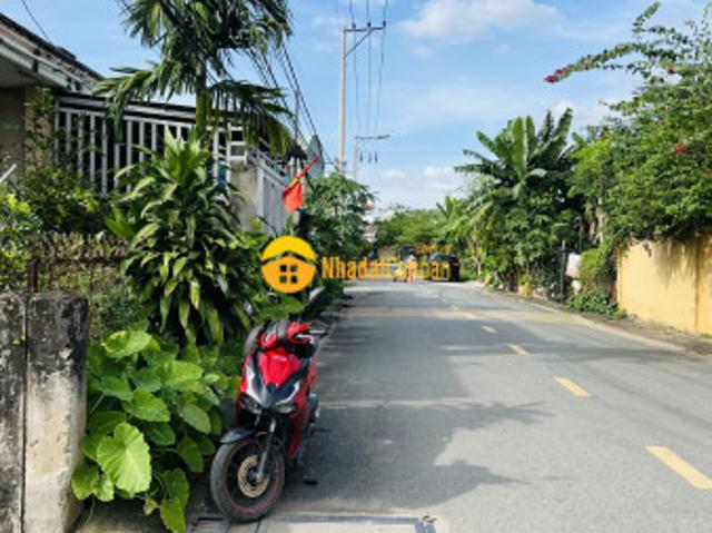 Nhà mặt phố bán