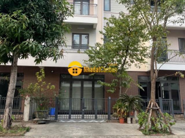 Nhà mặt phố bán