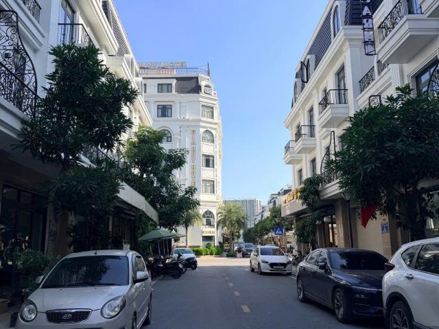 Nhà mặt phố bán