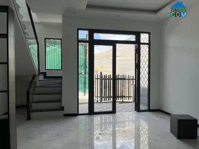 Nhà mặt phố bán