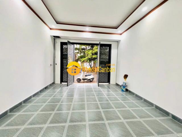 Nhà mặt phố bán