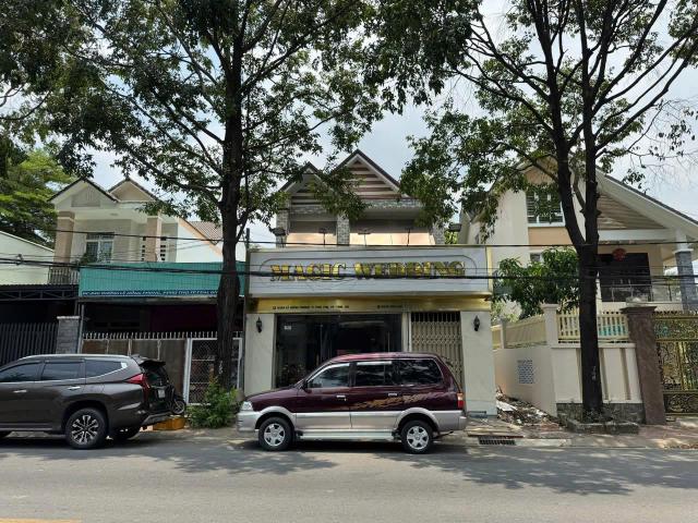 Nhà mặt phố bán