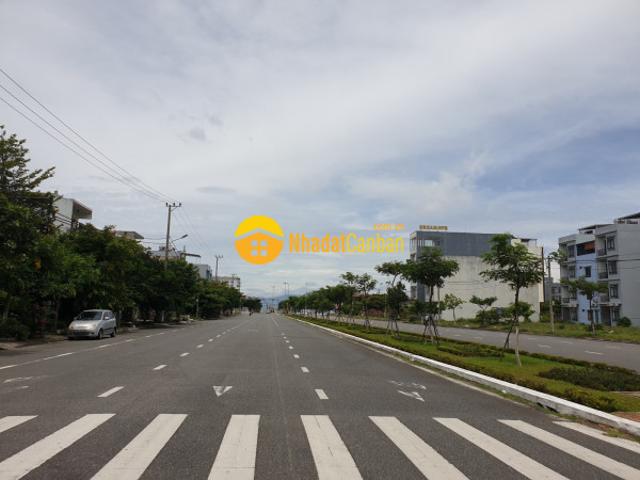 Nhà mặt phố bán