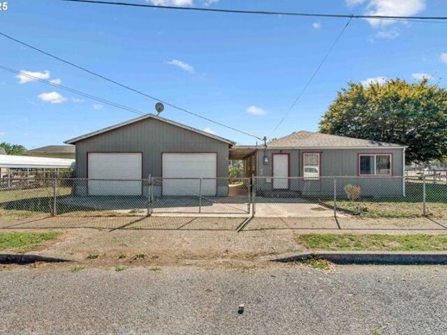 House for sale in Oregonia