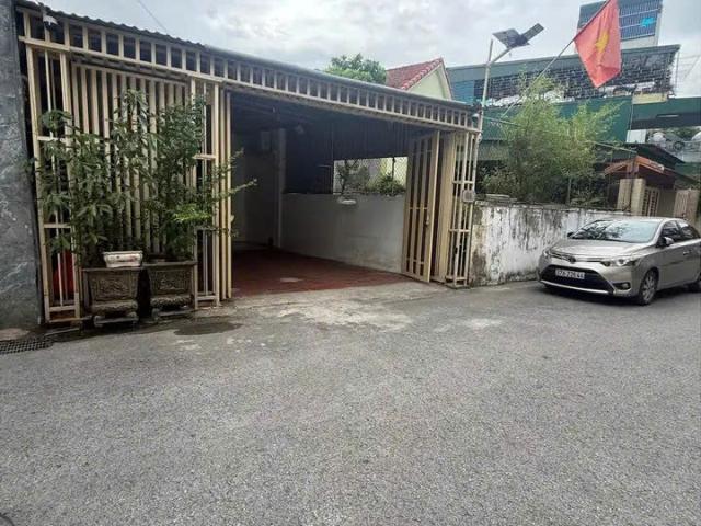 Nhà mặt phố bán