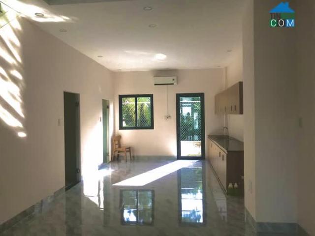 Nhà mặt phố bán
