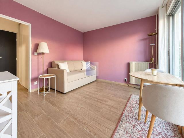 Studio location à Quartier Cœur de Ville, Courbevoie