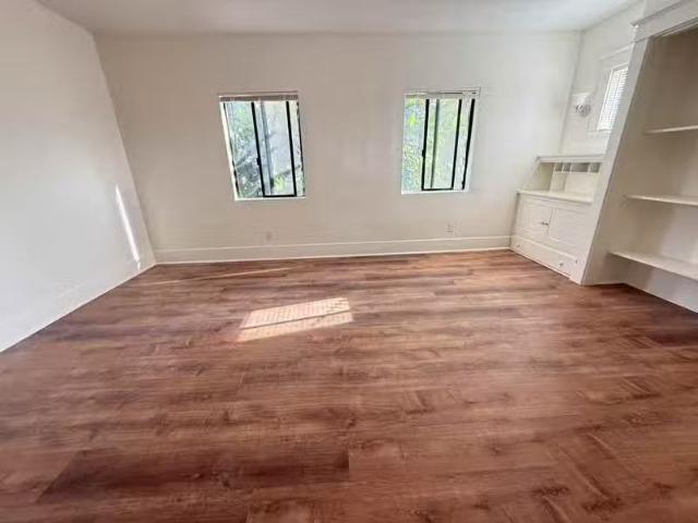 Condo for rent in Long Beach