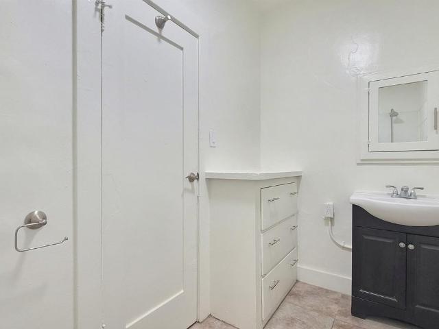 Apartment for rent in Long Beach, California
