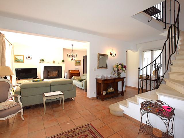 Maison vente à Arles, Cabannes