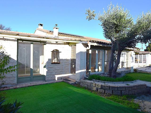 Maison vente à Arles, Cabannes