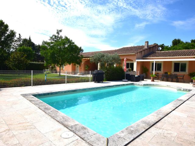 Maison vente à Arles, Cabannes