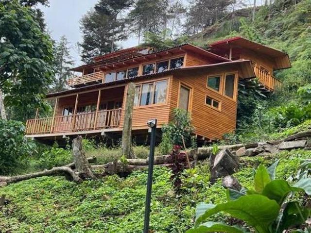 CABAÑA 7 EN CONDOMINIO OXA ALDEA DE MONTAÑA SECTOR MIRAFLORES, OXAPAMPA