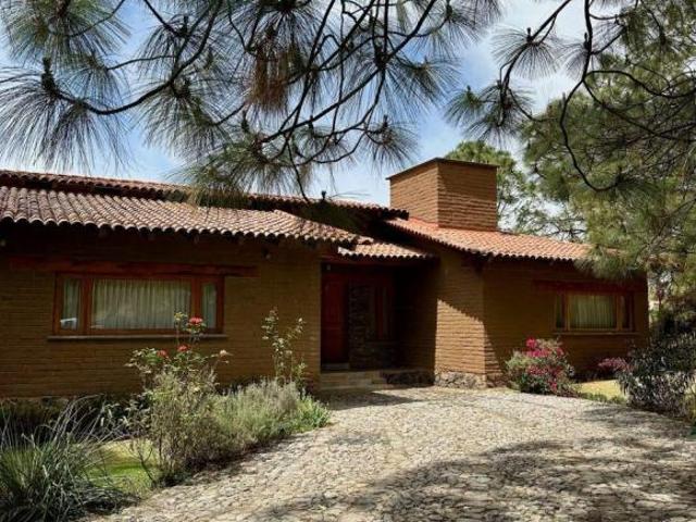 CABAÑA AMUEBLADA EN LA TEJERIA TAPALPA TERRENO AMPLIO JARDIN