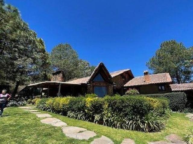 Cabaña amueblada y decorada en Tapalpa Country Club, Tapalpa