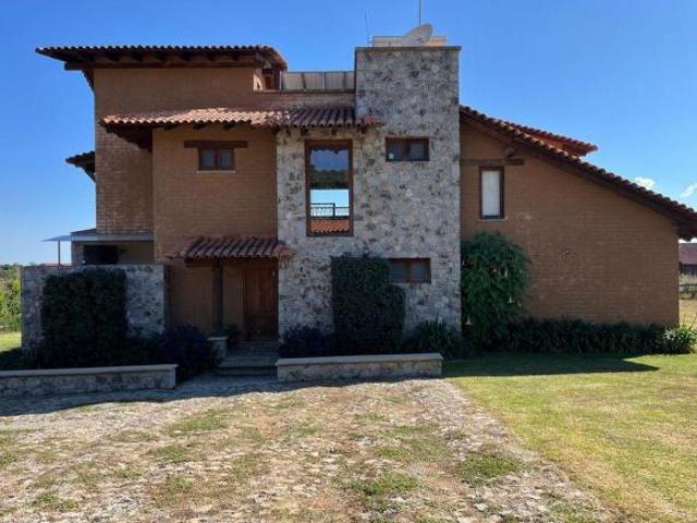 Cabaña autosustentable en venta en Fraccionamiento Pinares Tapalpa