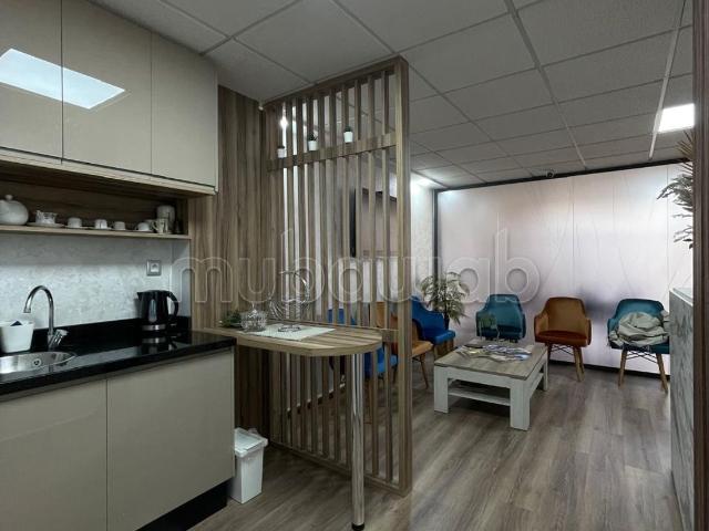 Bureau vente à Berrechid, Gharb-Chrarda-Beni Hssen