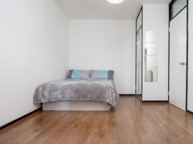 Room for rent in St. George in the East, Wapping