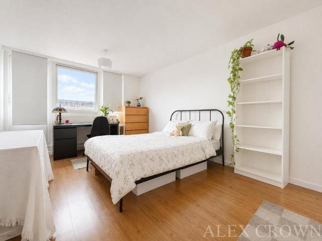 Apartment for rent in Ratcliffe, Greater London