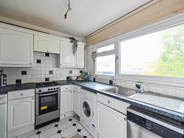 Apartment for rent in St. George in the East, Greater London