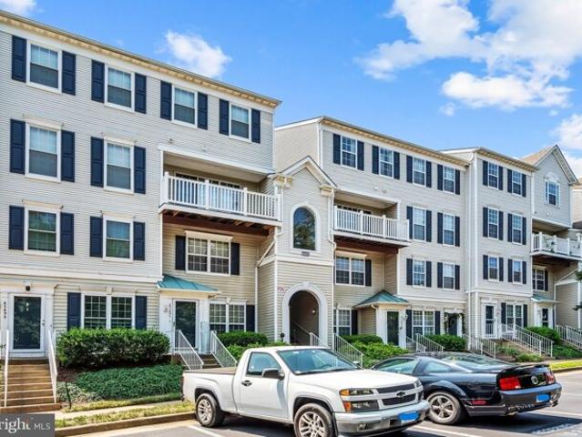 Condo for sale in Sterling