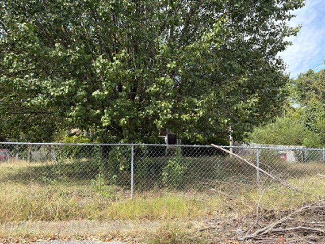 House for sale in Cabot Cove, Clarksville