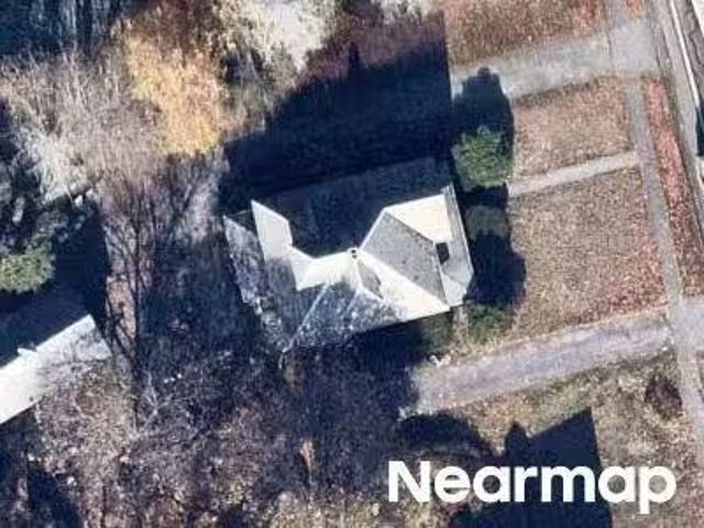 House for sale in Beverly