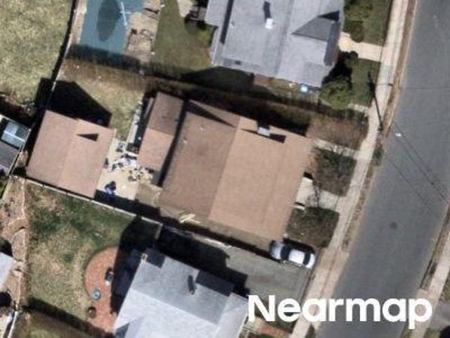 House for sale in Waltham