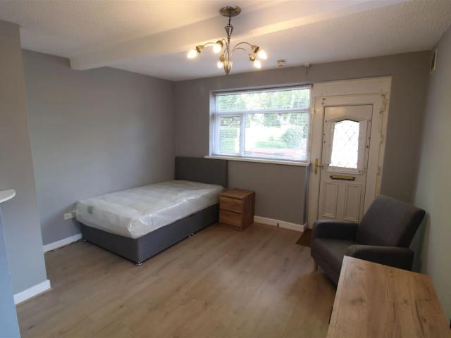 Studio to rent in Cabra West C ED, Dublin