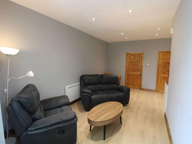 Apartment to rent in Bluebell, North Tipperary