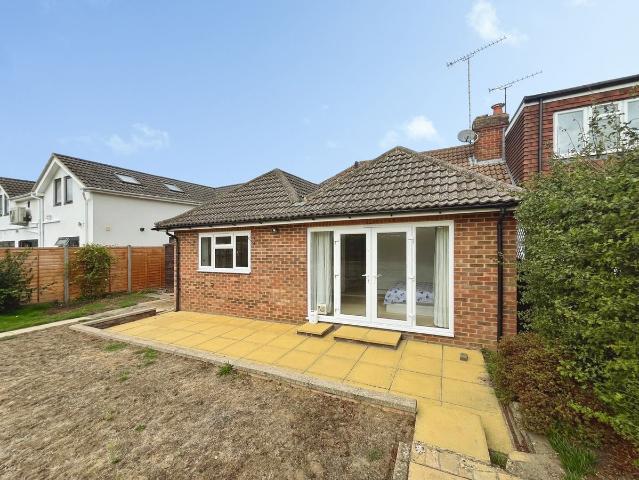 House for rent in Row Town, Surrey