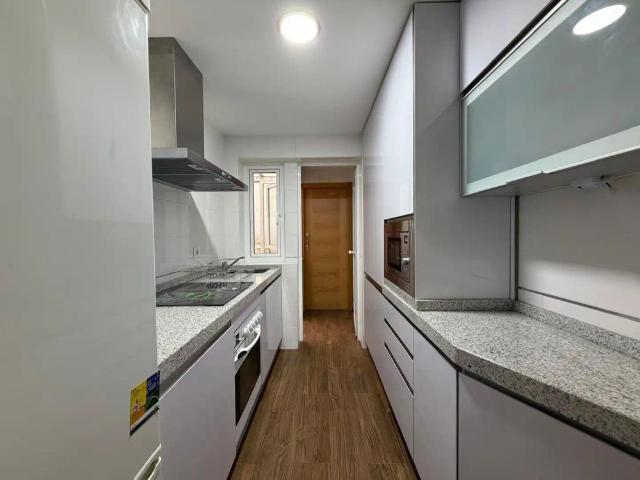 Apartamento en alquiler en Reyes Huertas, Cáceres