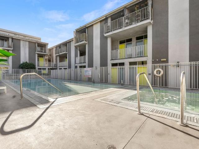 Apartment for rent in Canoga Park, California