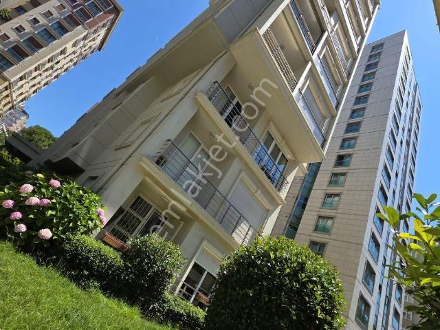 Kadiköy, İstanbul içerisinde kiralık mülk