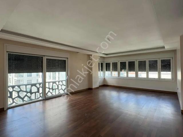 Kadiköy, İstanbul içerisinde kiralık mülk