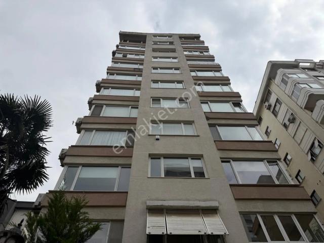 Kadiköy, İstanbul içerisinde kiralık mülk