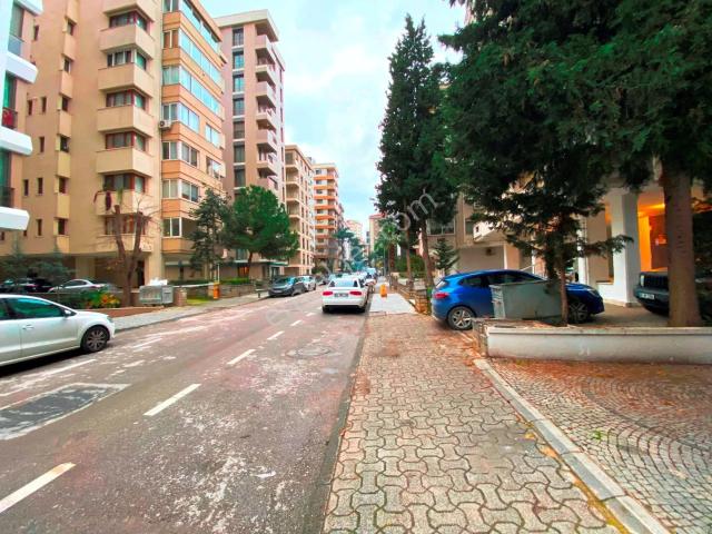 Caddebostan Mahallesi, Kadıköy içerisinde kiralık mülk