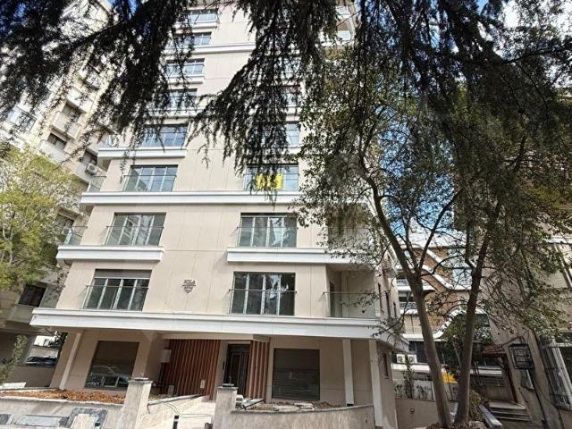 Caddebostan Mahallesi, Kadıköy içerisinde satılık mülk
