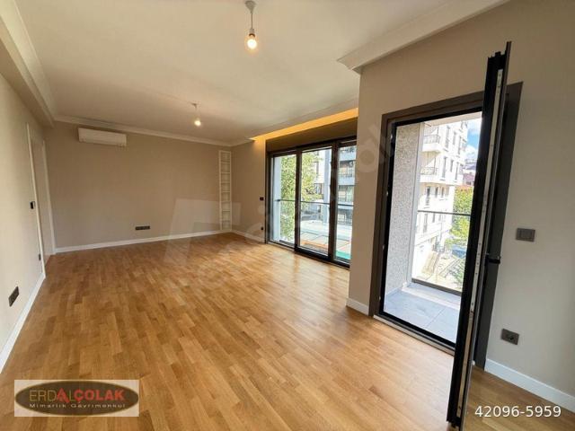 Caddebostan Mahallesi, Kadıköy içerisinde satılık mülk