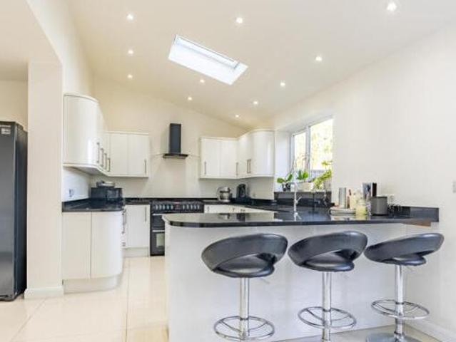 House for sale in Luton