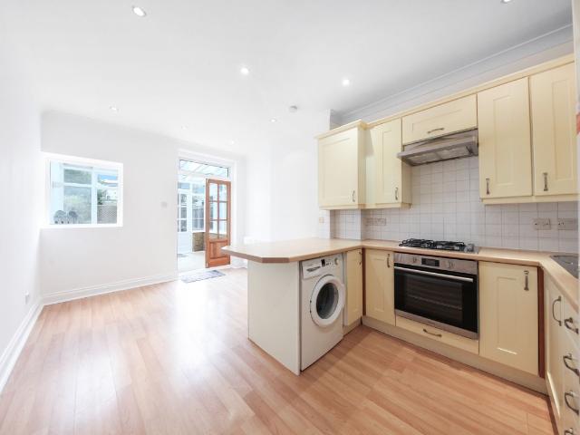 Apartment for rent in Golders Green, Greater London