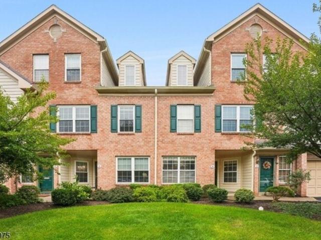 Condo for sale in Moore Estate, Morris Township